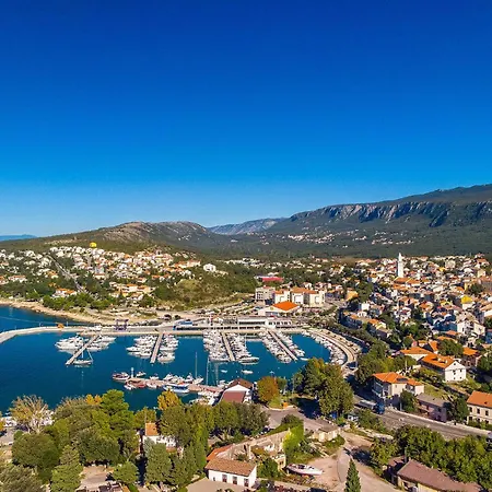 Beautiful In Apartamento Novi Vinodolski