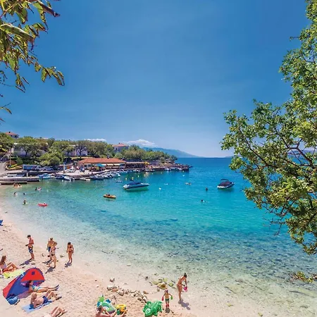 Stunning In With Wifi Apartamento Novi Vinodolski
