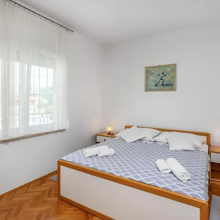 Stunning In With Wifi Apartamento Novi Vinodolski