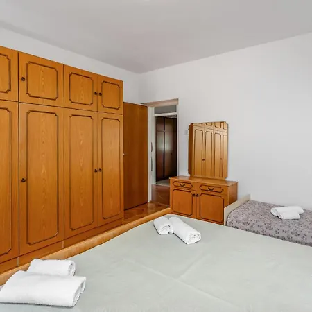Stunning In With Wifi Apartament Novi Vinodolski