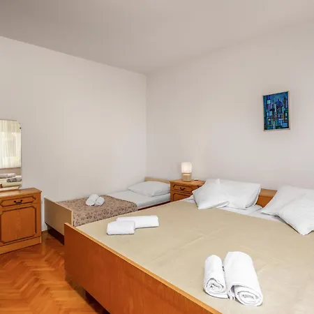 Gorgeous In With Wifi Apartment Novi Vinodolski