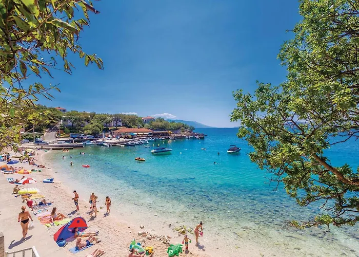 Beautiful In Apartamento Novi Vinodolski